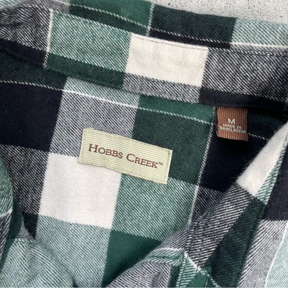 Green flannel button up shirt - size M - Picture 3 of 5